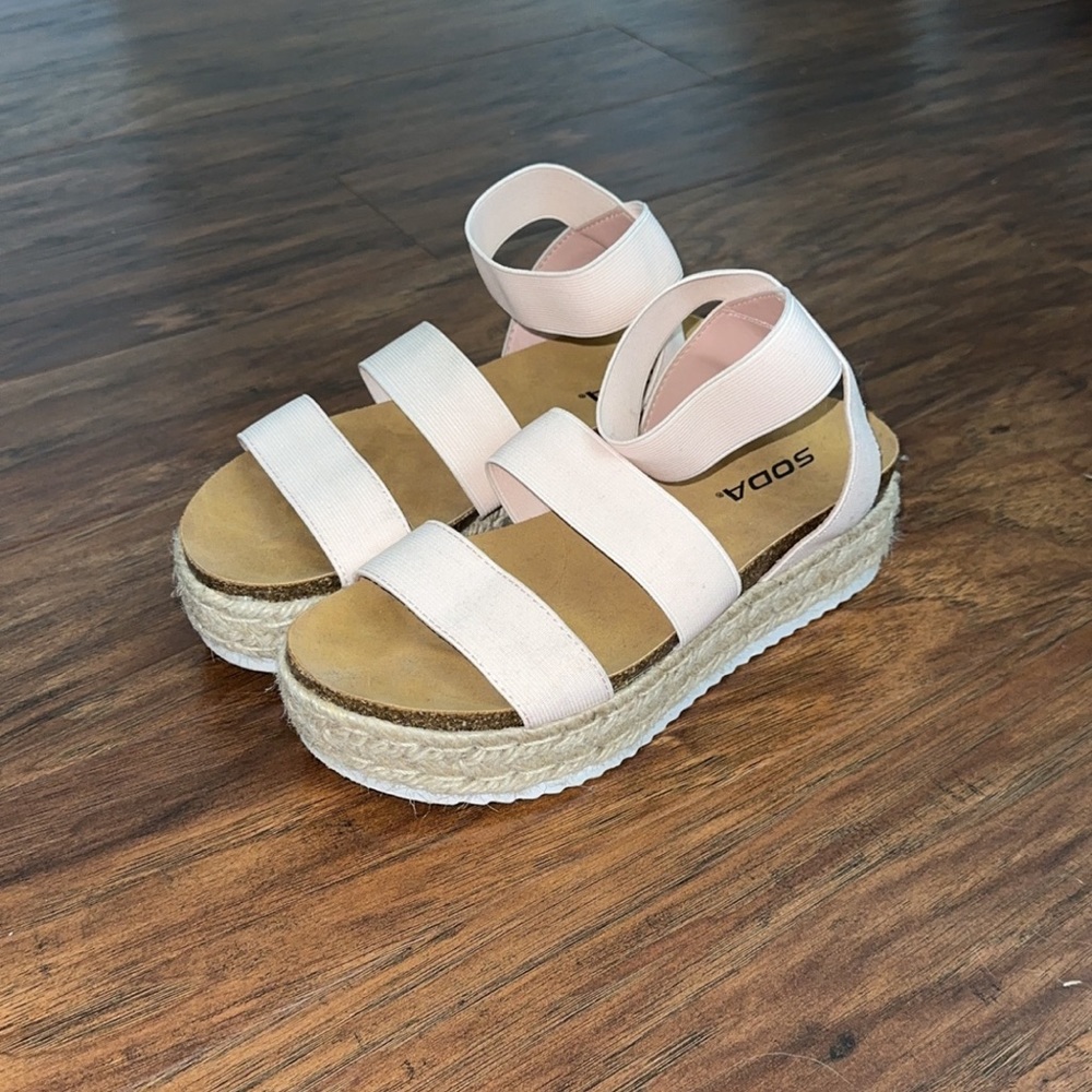 Light pink wedges